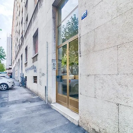 Jj's Place * ترييستي